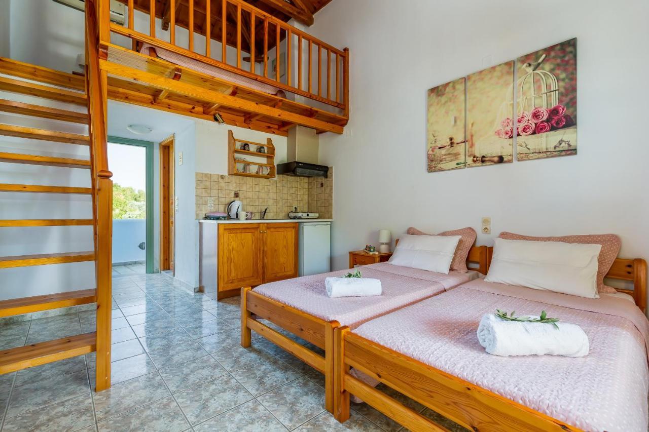 Smaragdi Rooms And Studios Skopelos Exterior foto