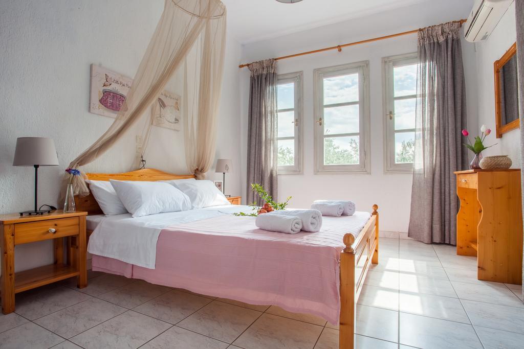 Smaragdi Rooms And Studios Skopelos Exterior foto